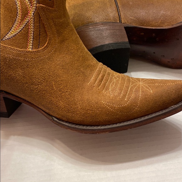 Brown Heeled Boots with Western Stitching and Pointed Toe - Picture 13 of 16